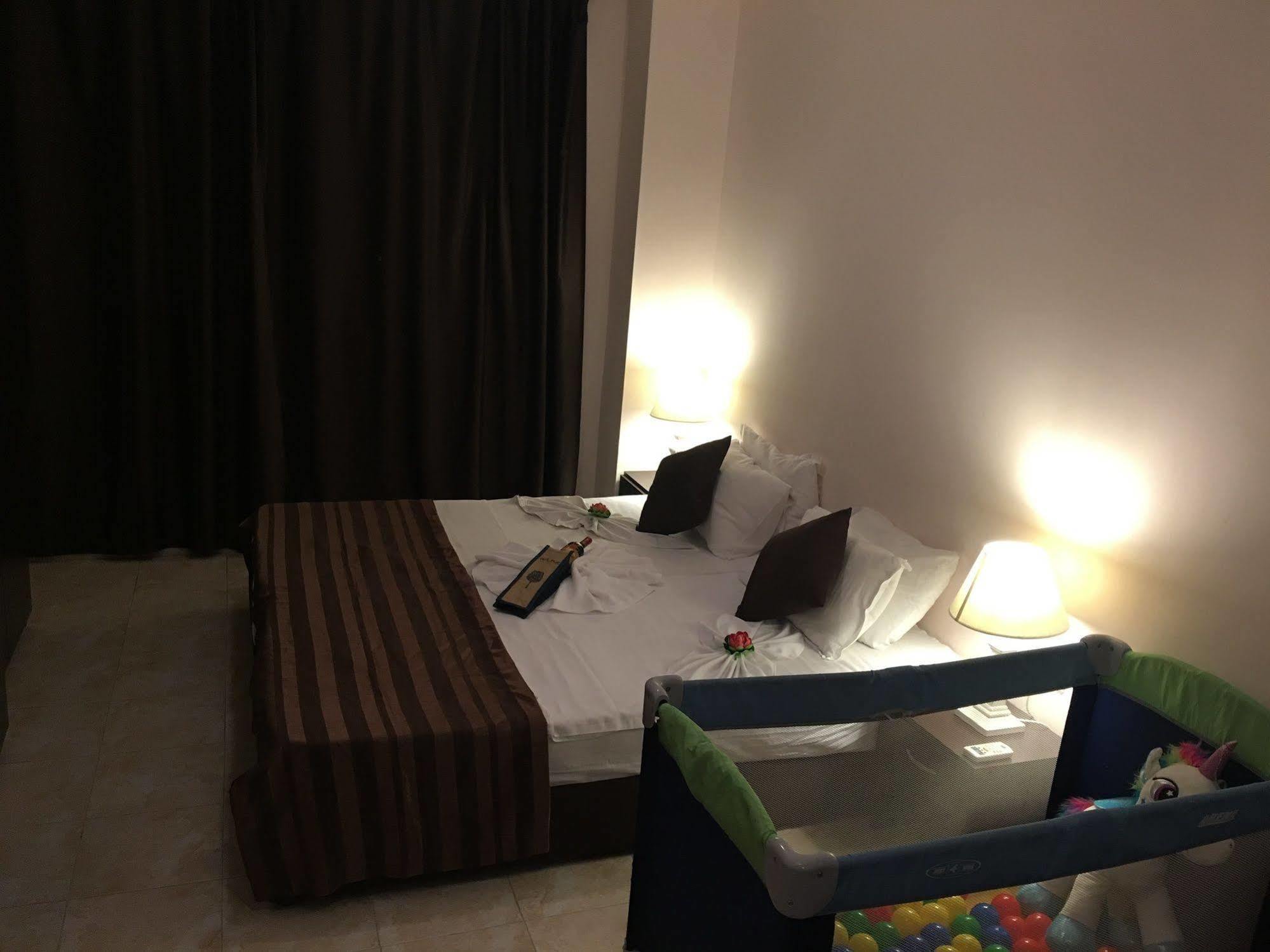 Arizona Del Mar Apartman Pomorie Kültér fotó